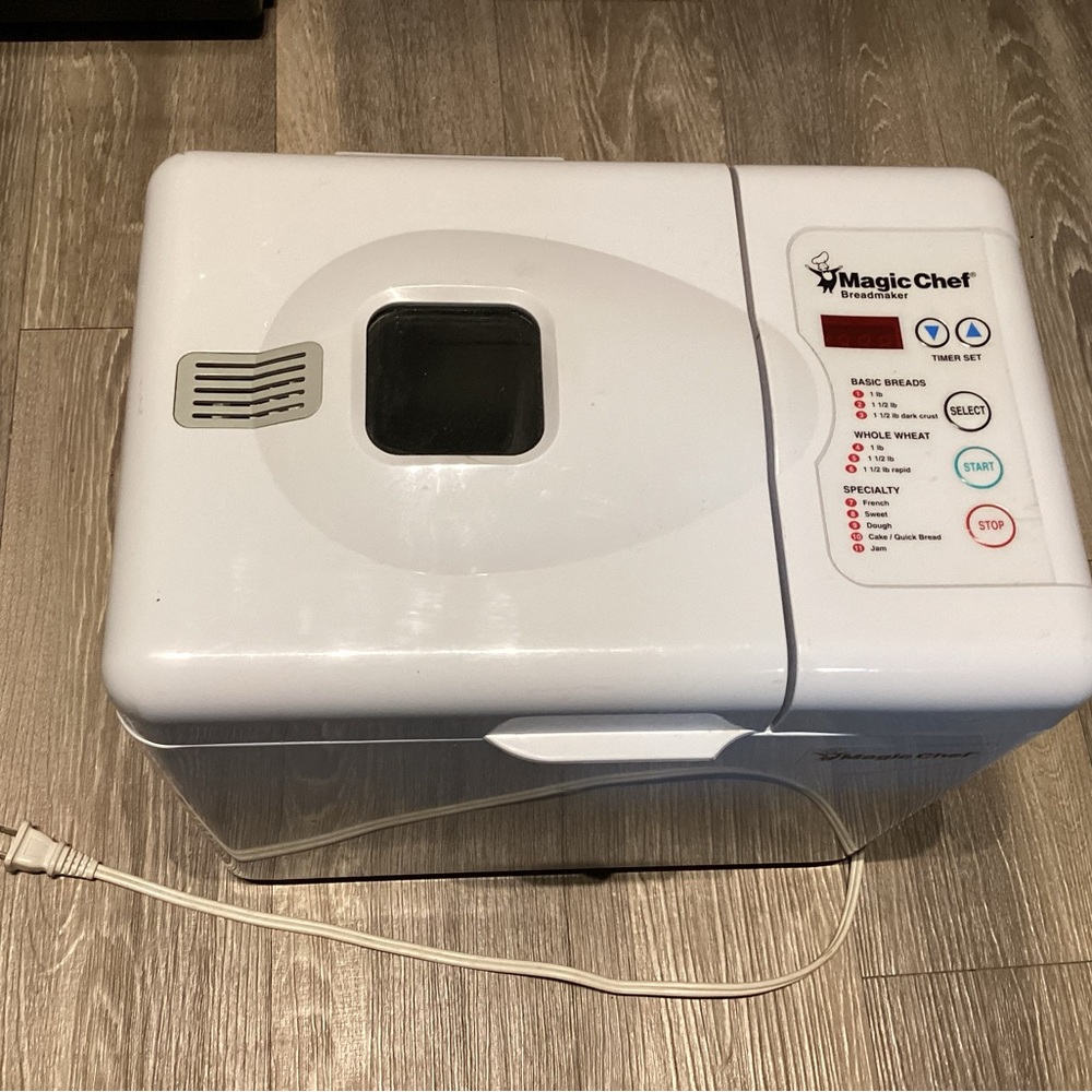 Magic Chef White Bread Maker
